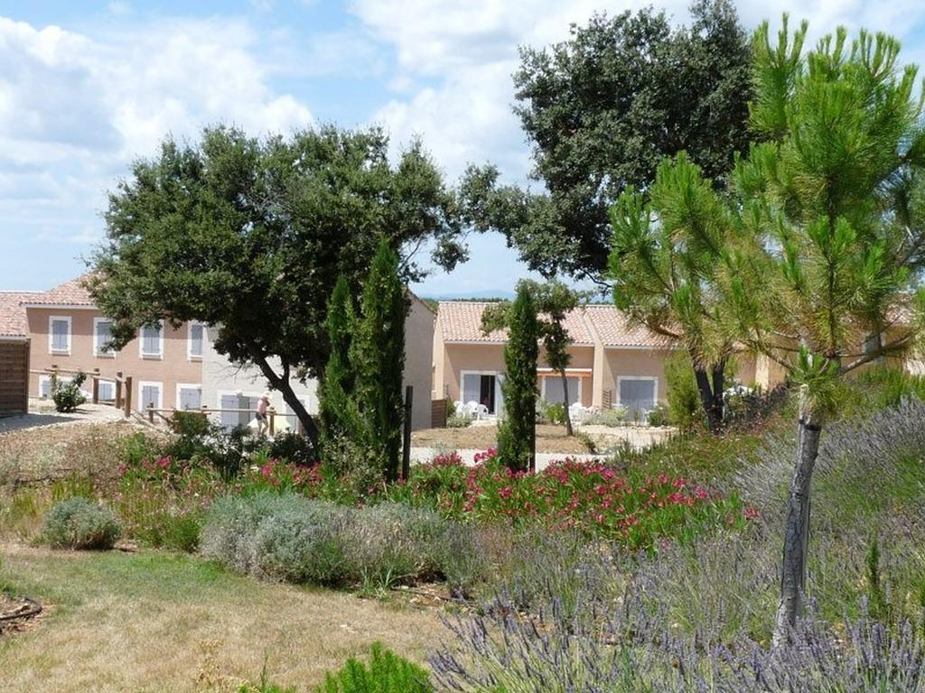 Residence Odalys Le Mas Des Vignes Калвисон Екстериор снимка