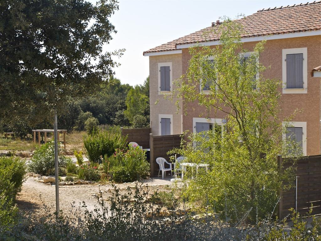Residence Odalys Le Mas Des Vignes Калвисон Екстериор снимка